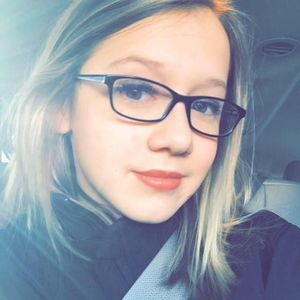 Meet your Posher, Chloe